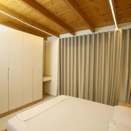 Apartment The Rooftop 2 *