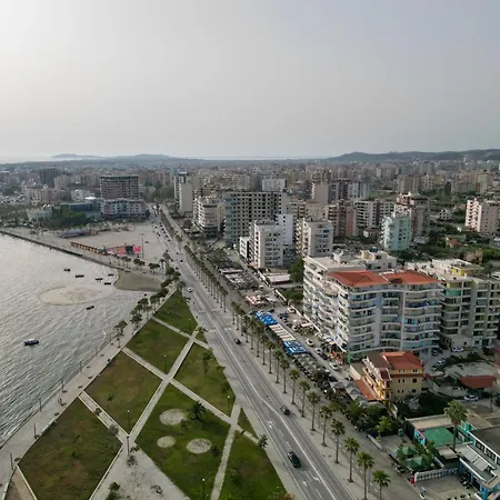The Rooftop 2 Апартаменты *